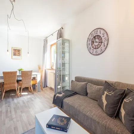 In Feichten Near Zentrum, Cleaning Included Apartment