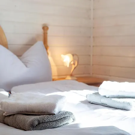 In Feichten Near Zentrum, Cleaning Included Apartment *